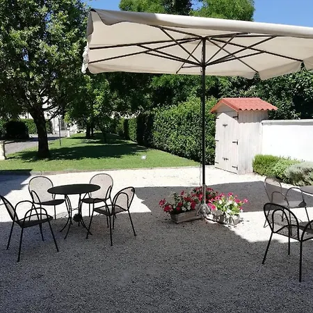 Bed & Breakfast Relais Totì 3*