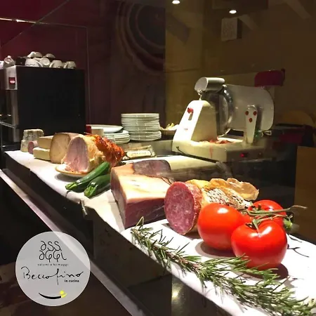 Relais Toti Beb Bed E Breakfast فندق مبيت وإفطار موليانو فينيتو