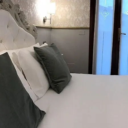 Oda ve Kahvaltı Relais Toti Beb Bed E Breakfast 3*