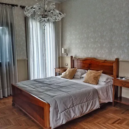 Relais Toti Beb Bed E Breakfast فندق مبيت وإفطار