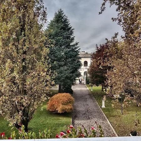 Relais Toti Beb Bed E Breakfast فندق مبيت وإفطار موليانو فينيتو