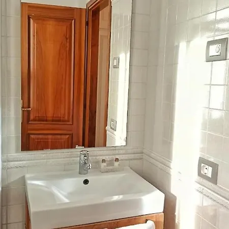 Bed & Breakfast Relais Totì 3*