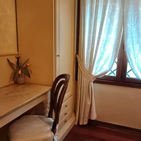 Relais Toti Beb Bed E Breakfast לינה וארוחת בוקר 3*