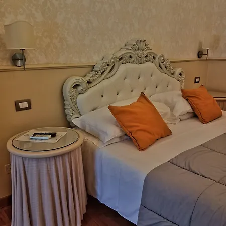 Relais Toti Beb Bed E Breakfast לינה וארוחת בוקר מוגליאנו ונטו