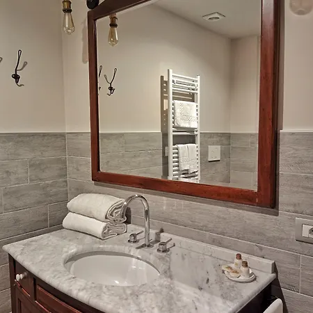 לינה וארוחת בוקר Relais Toti Beb Bed E Breakfast מוגליאנו ונטו