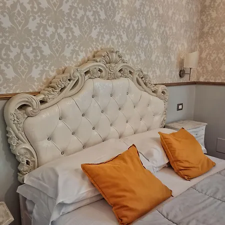 Relais Toti Beb Bed E Breakfast 3* מוגליאנו ונטו